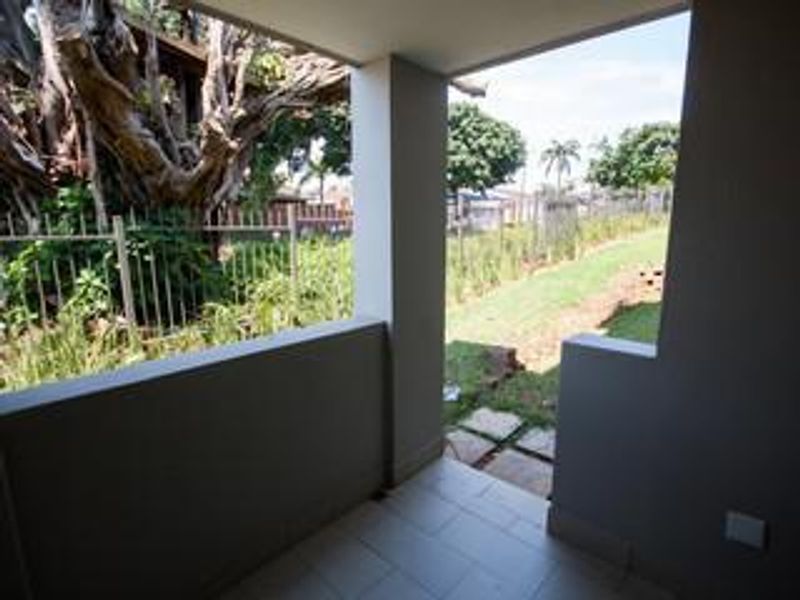 Beautiful Three Bedroom Apartment for Sale in Seasons Park - Photo 6