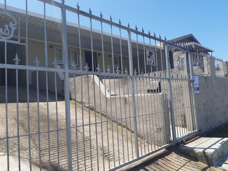 Lovely Home with Granny Flat, Bayview, Chatsworth - Photo 2