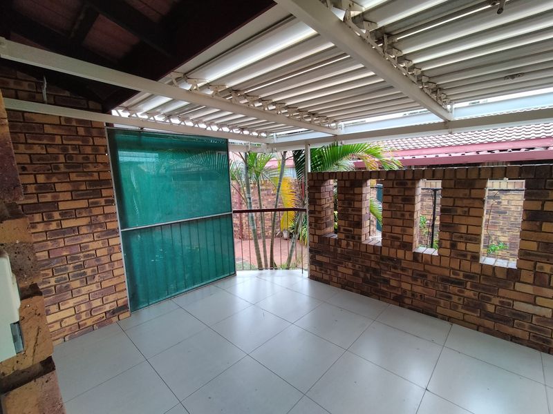 Welcome to your ideal retirement haven in the heart of Amandasig retirement village! - Photo 3
