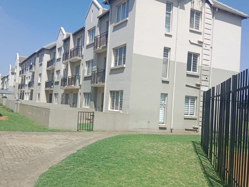 Ground floor bachelor flat for sale. - Photo 10