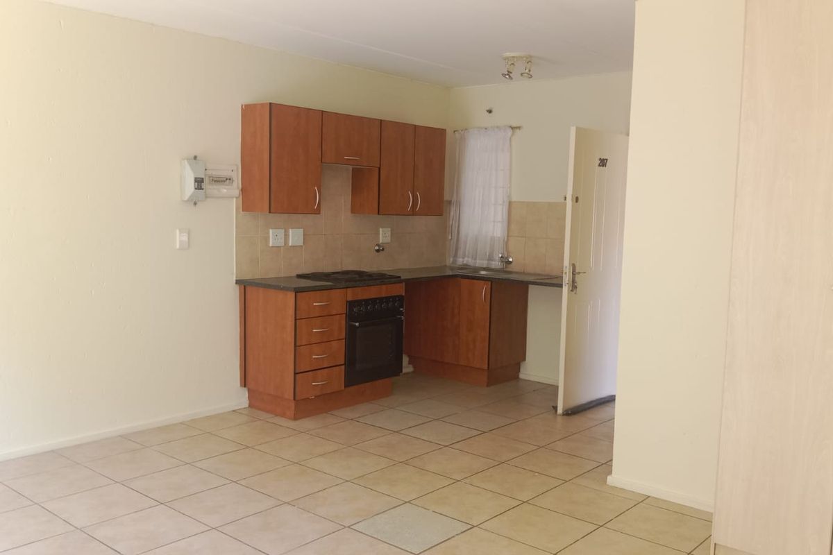 Ground floor bachelor flat for sale. - Photo 3