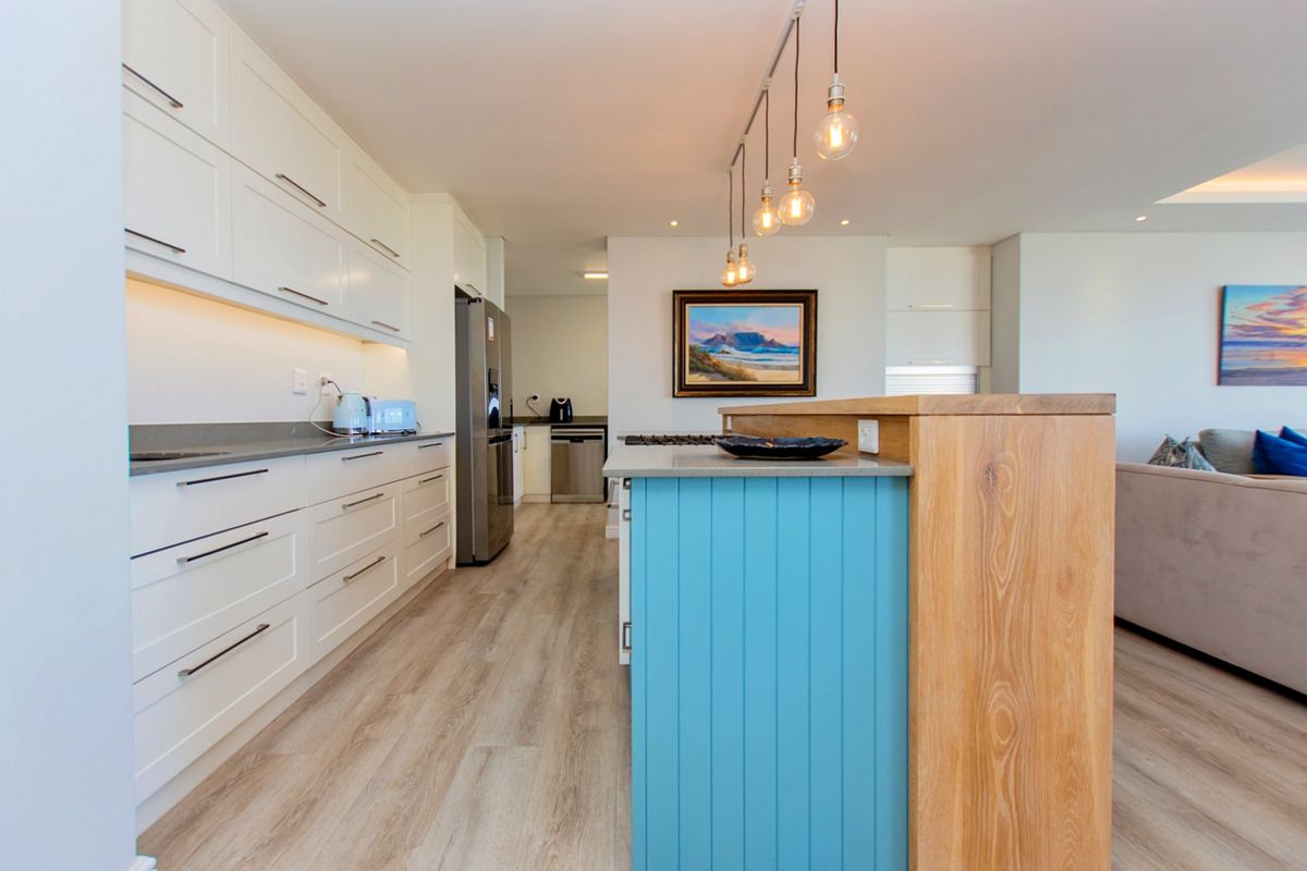 Beachfront home in Calypso Beach - Photo 5