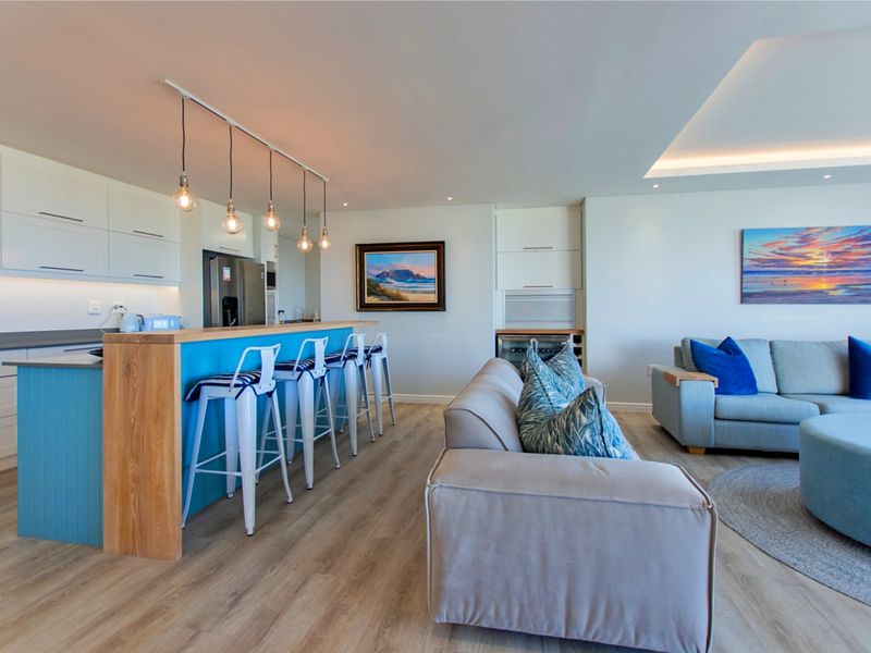 Beachfront home in Calypso Beach - Photo 9