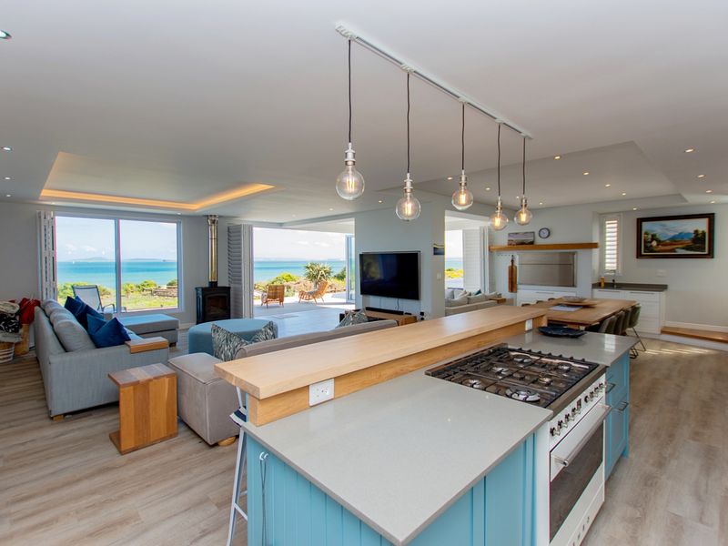 Beachfront home in Calypso Beach - Photo 2