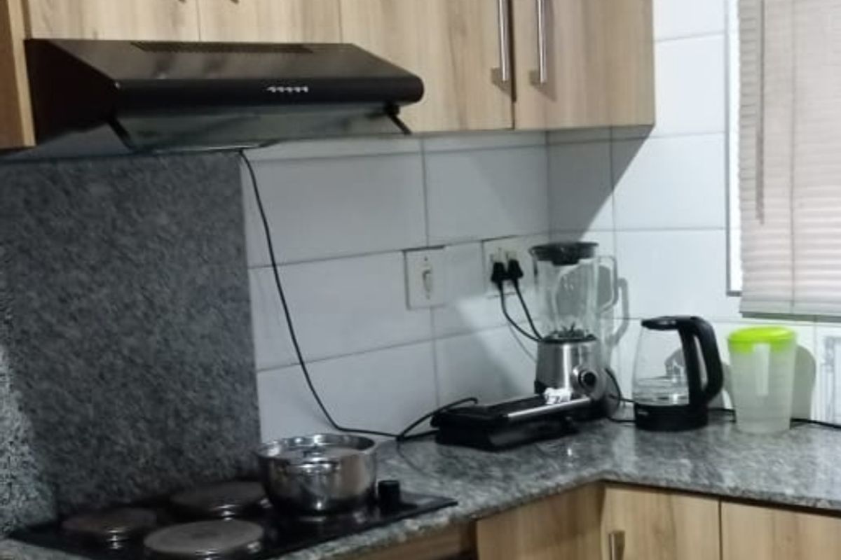 Lovely Simplex, Woodhaven - Photo 5