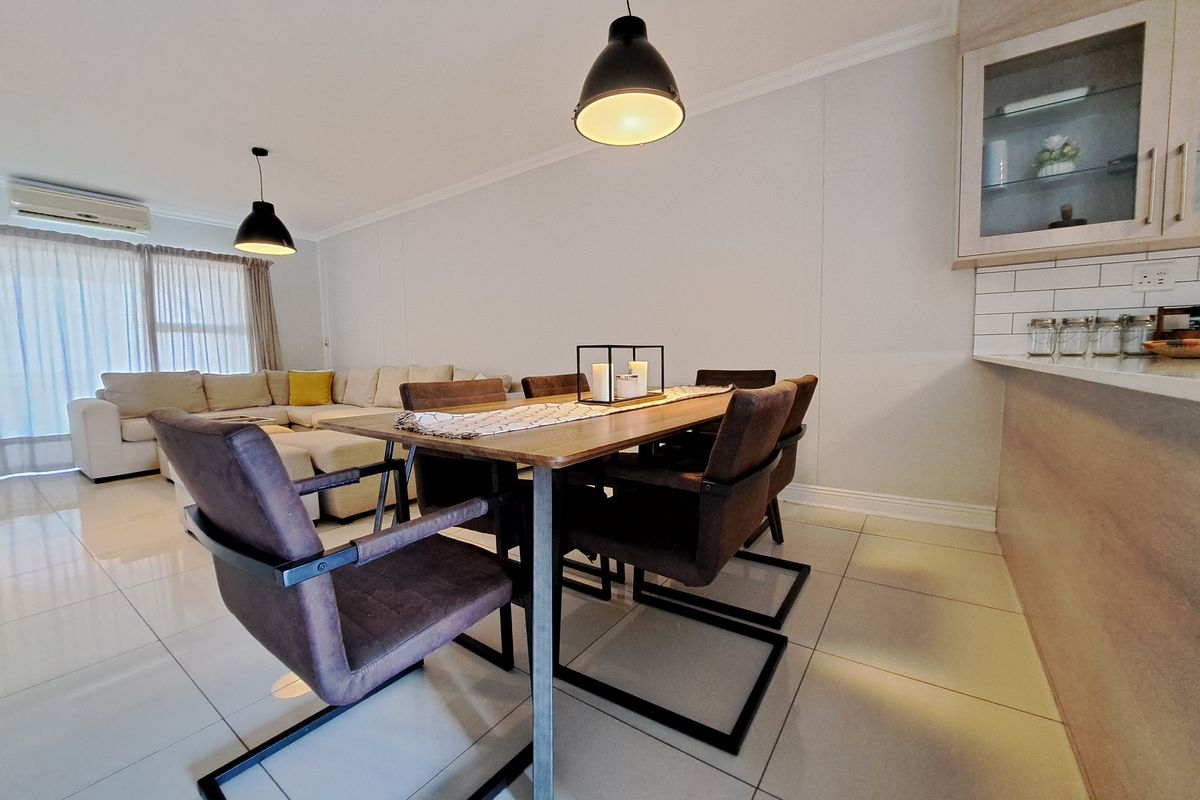 Newly renovated modern apartment with back up power! - Photo 3