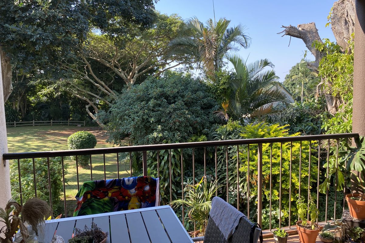 Modern Contemporary Apartment - Photo 3