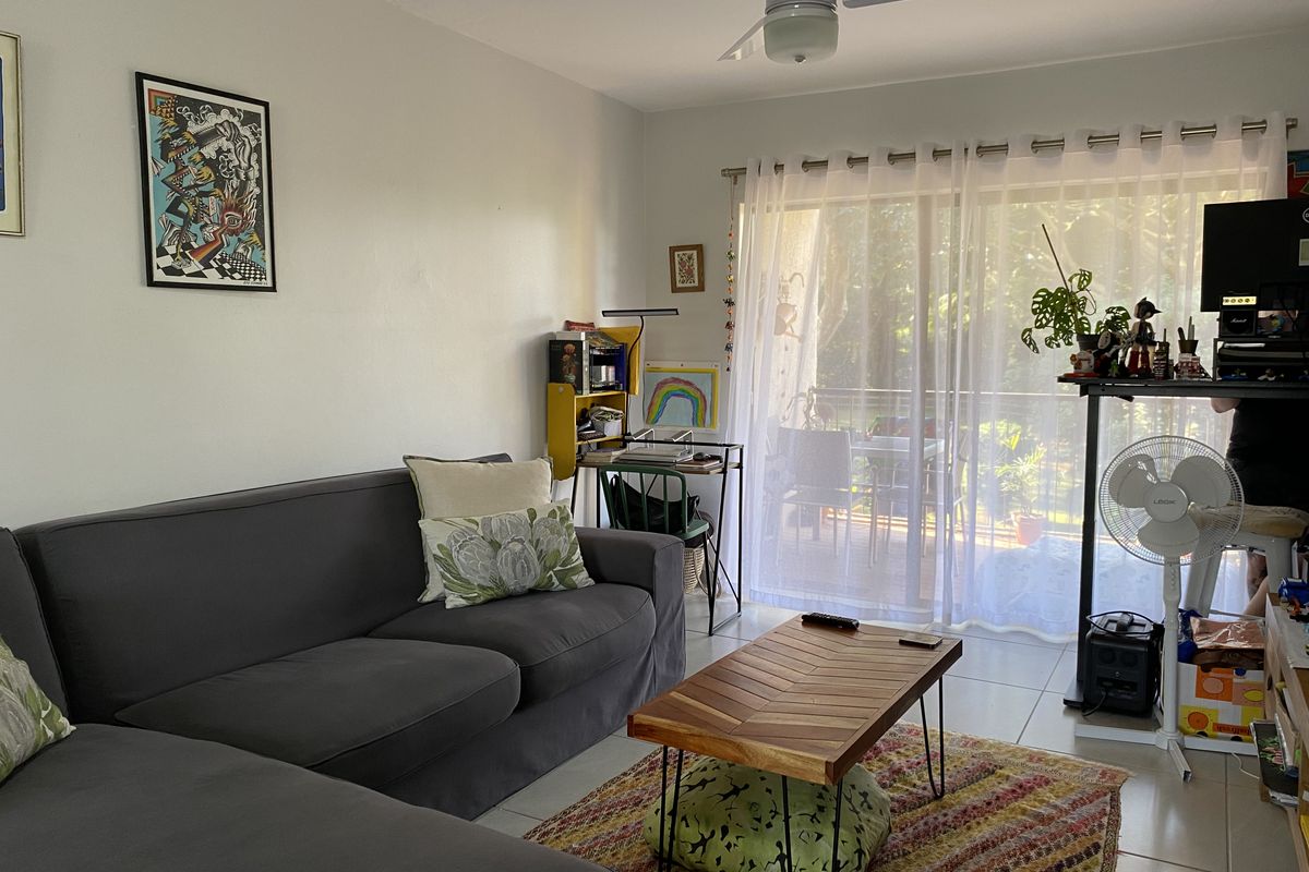 Modern Contemporary Apartment - Photo 5