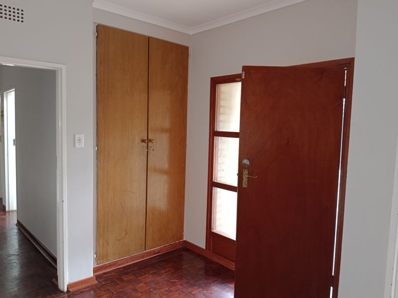 Perfect And Quiet Location - Photo 3