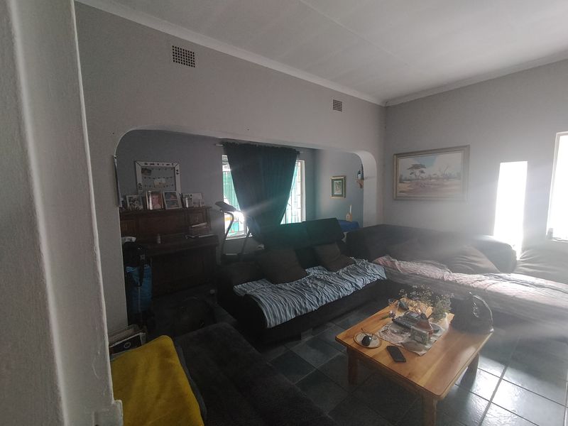 This prime investment property - Photo 5