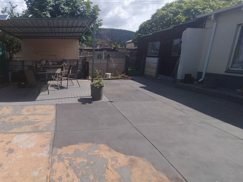 This prime investment property - Photo 3