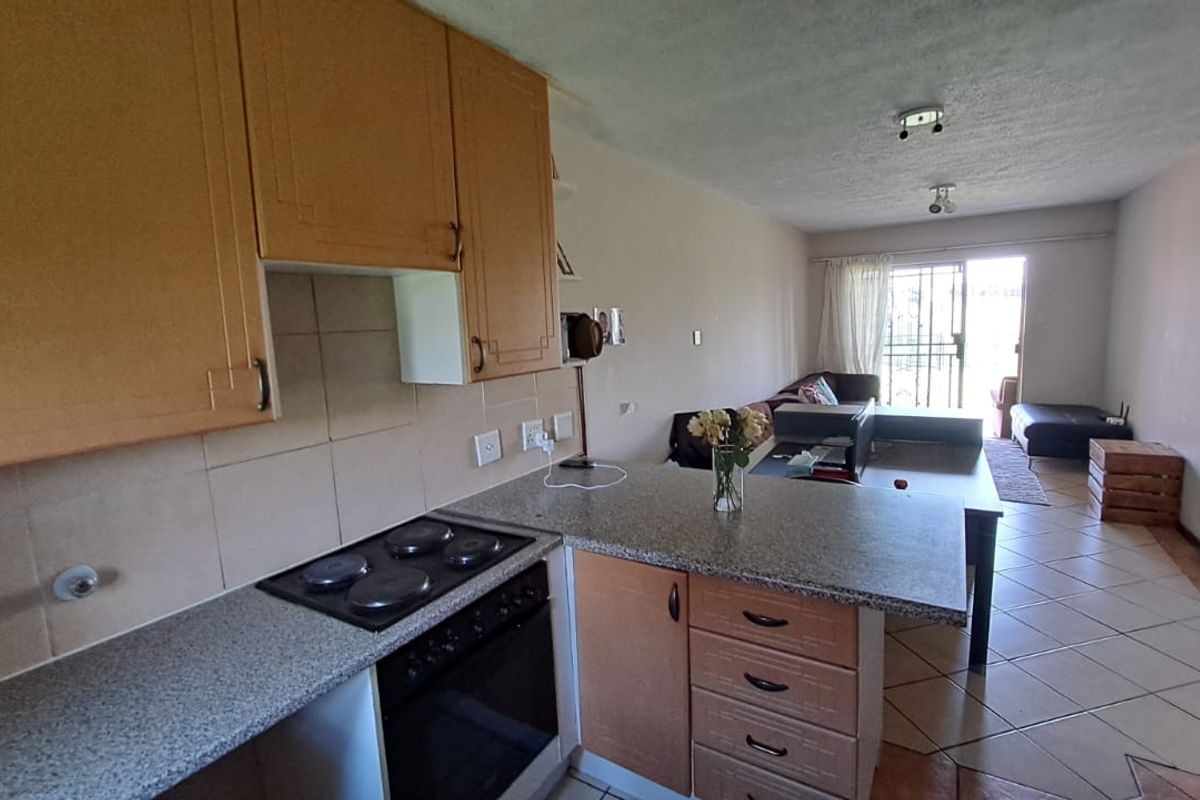 "Spacious 3-bedroom home for sale in Sagewood, Midrand - perfect for a young family - Photo 4