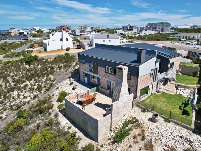 Stunning Family Home with great features! - Photo 7