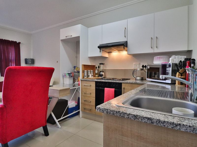 Perfect Lock and Go Lifestyle in Umhlanga Ridge - Photo 3