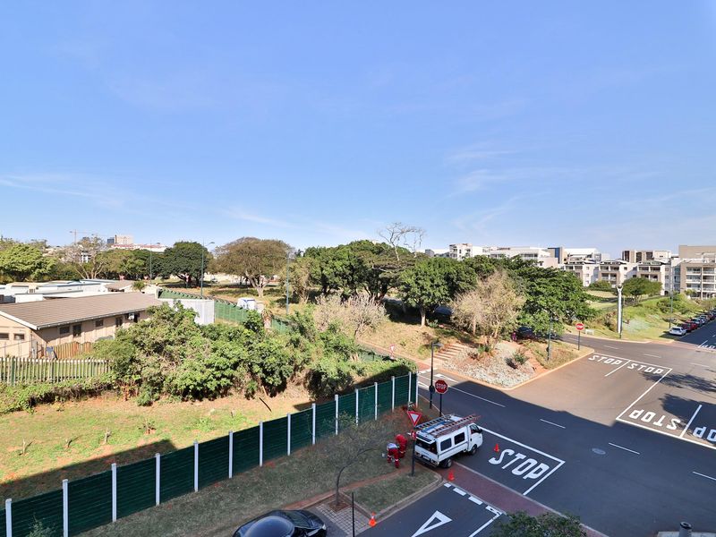 Perfect Lock and Go Lifestyle in Umhlanga Ridge - Photo 9