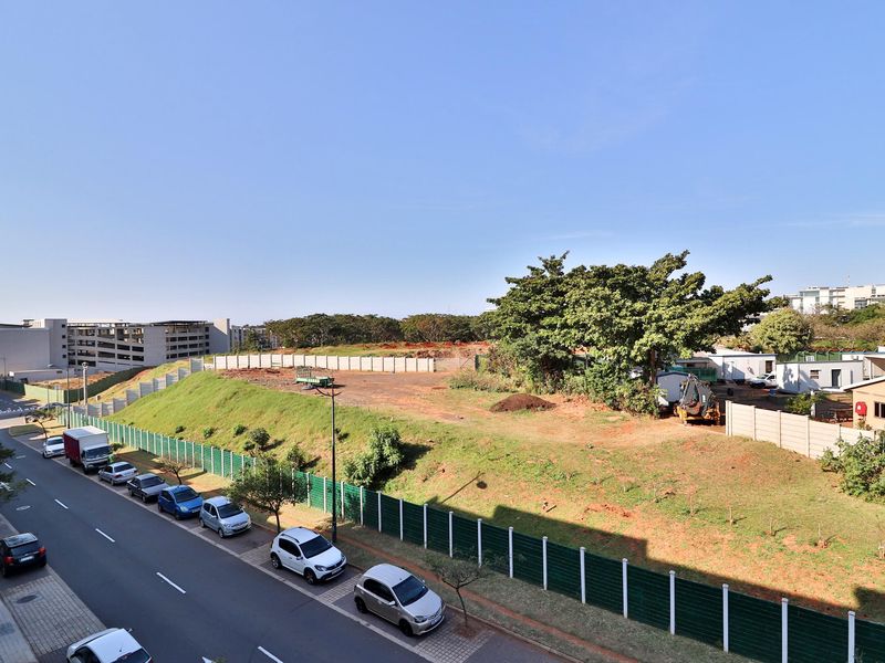 Perfect Lock and Go Lifestyle in Umhlanga Ridge - Photo 8
