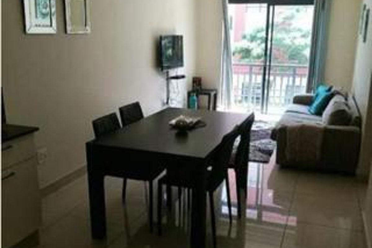 Situated in the popular complex , Manhattan Mews , you will find this 2 bed 1 bath unit. - Photo 4