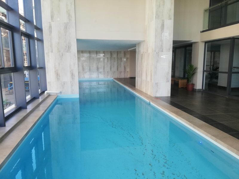 One of a kind modern 2 bedroom 2 bathroom apartment. - Photo 2