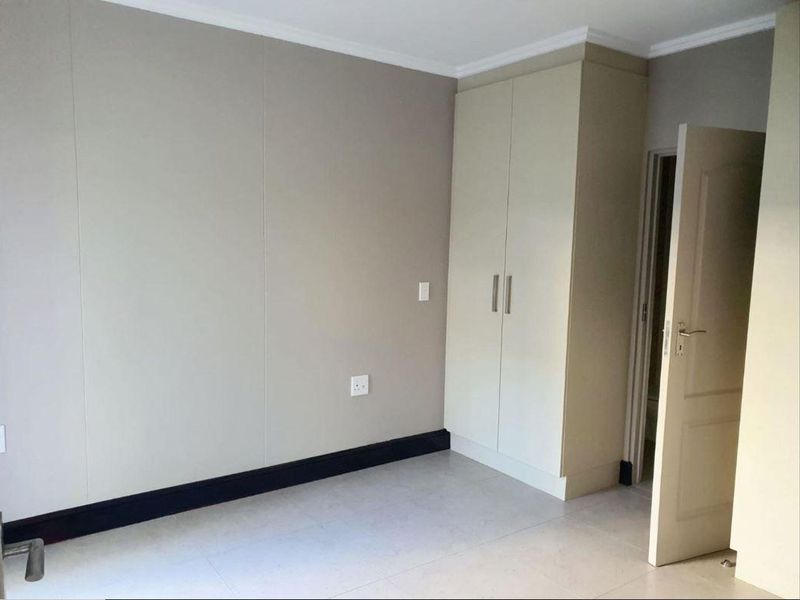 One of a kind modern 2 bedroom 2 bathroom apartment. - Photo 8