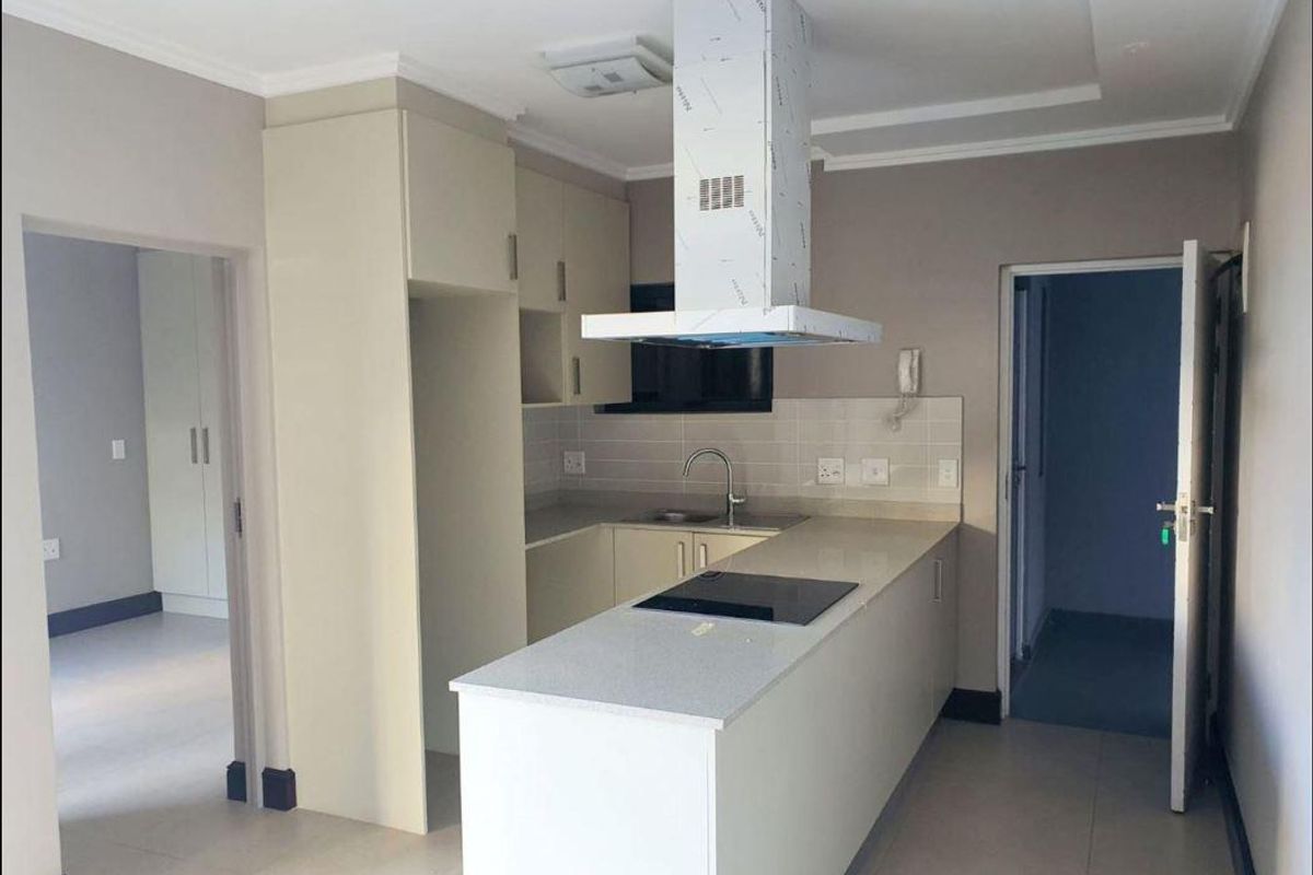 One of a kind modern 2 bedroom 2 bathroom apartment. - Photo 3