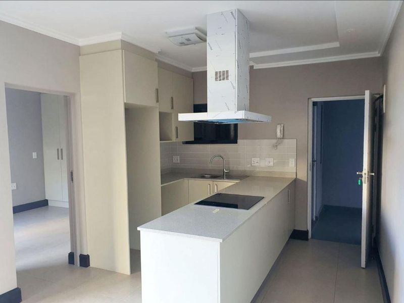 One of a kind modern 2 bedroom 2 bathroom apartment. - Photo 3