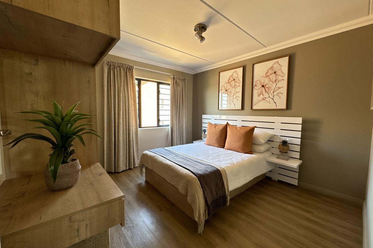 3 Bedroom Ground floor Apartment for Sale - Photo 2