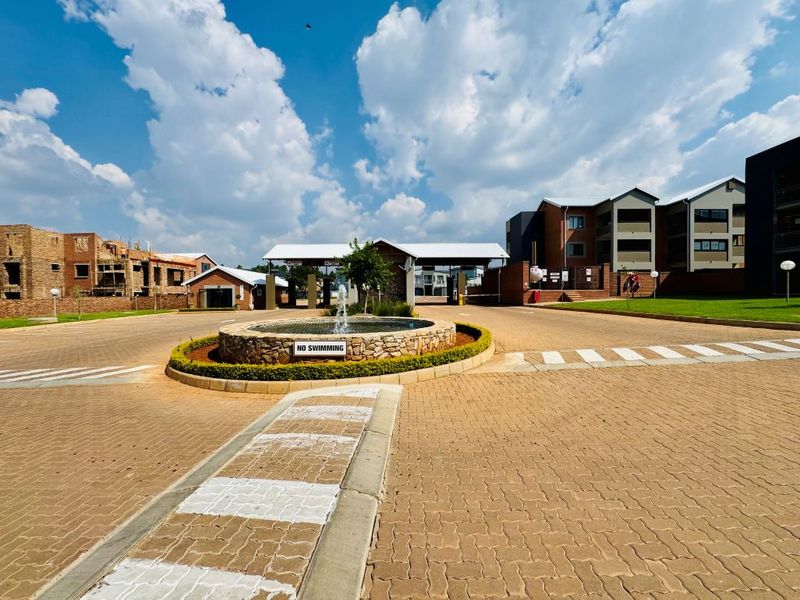 3 Bedroom Ground floor Apartment for Sale - Photo 5