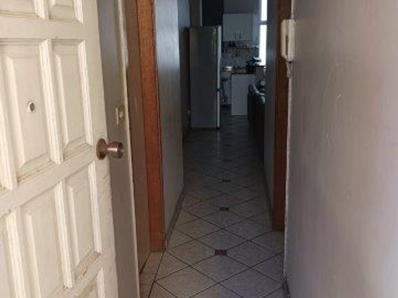 South Beach Frontline Building: Spacious 1-Bed Unit - Photo 2
