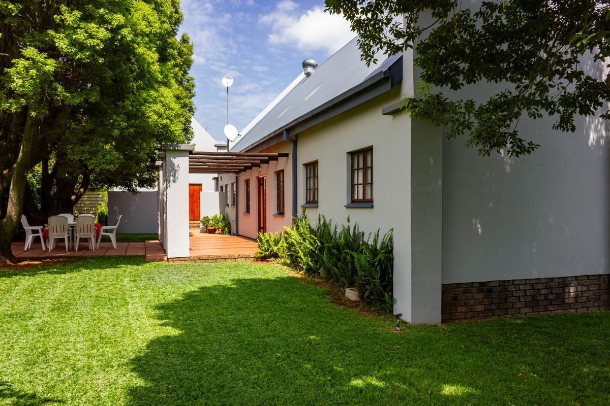 Charming Cape Dutch Style Home in Ninapark - Photo 3