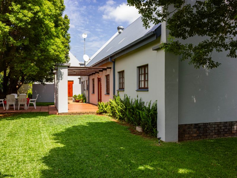 Charming Cape Dutch Style Home in Ninapark - Photo 3