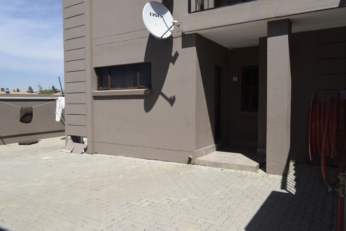 Neat ground unit for sale in Helderwyk. - Photo 3