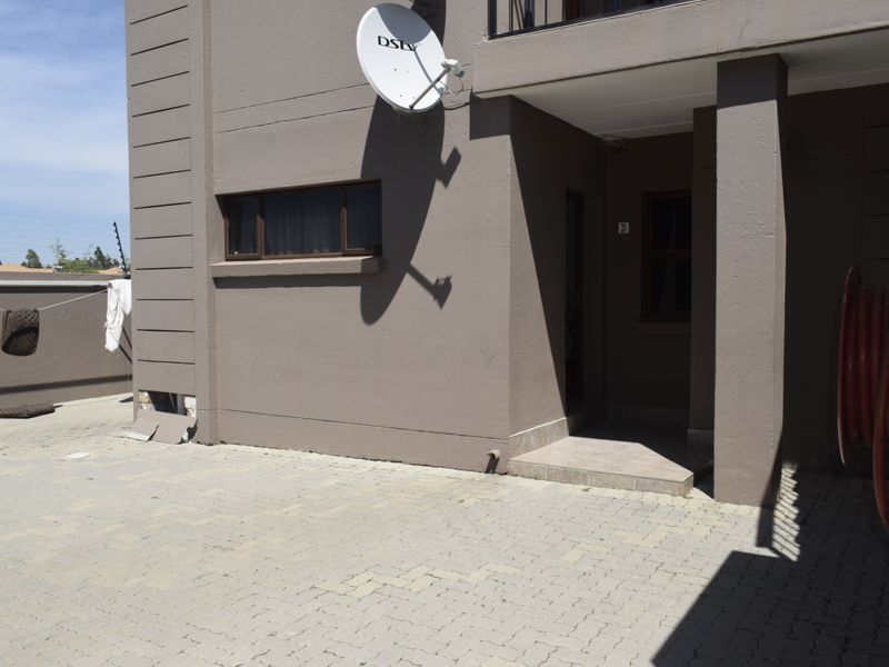 Neat ground unit for sale in Helderwyk. - Photo 3