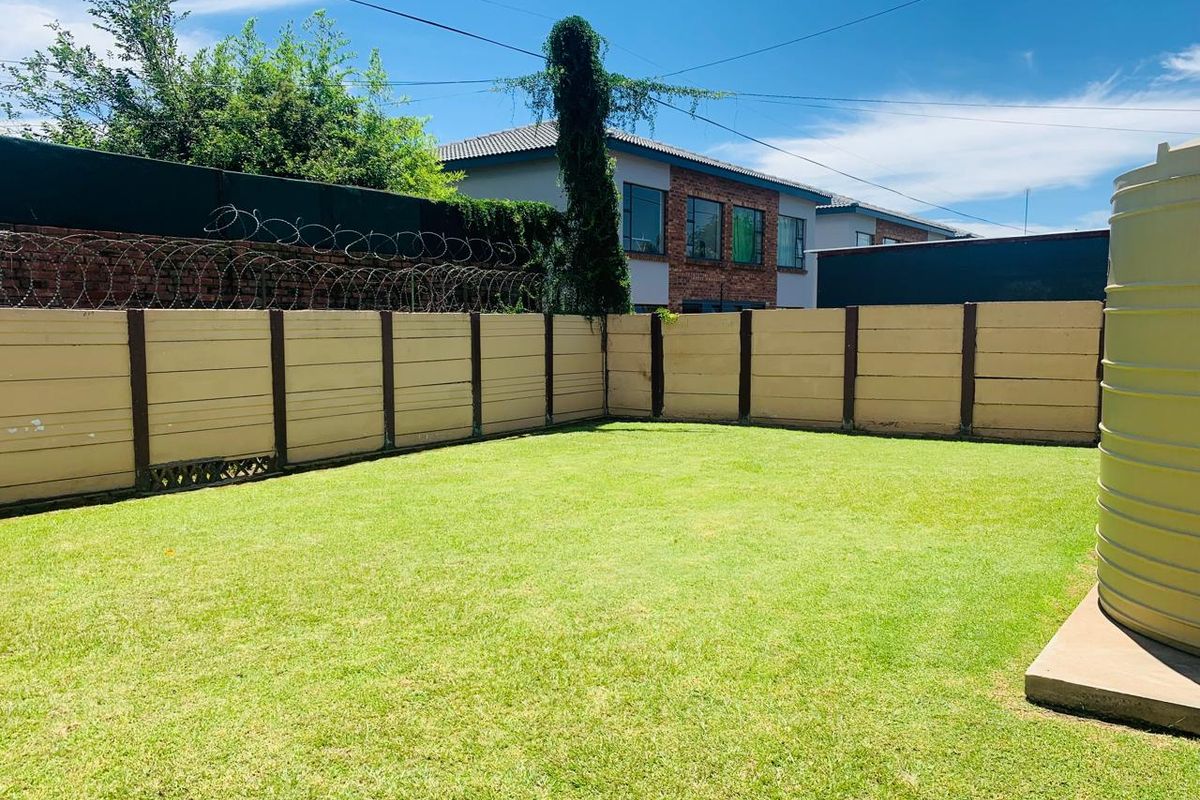 A Well Equipped Two Storey House In The Heart Of Middelburg! - Photo 5