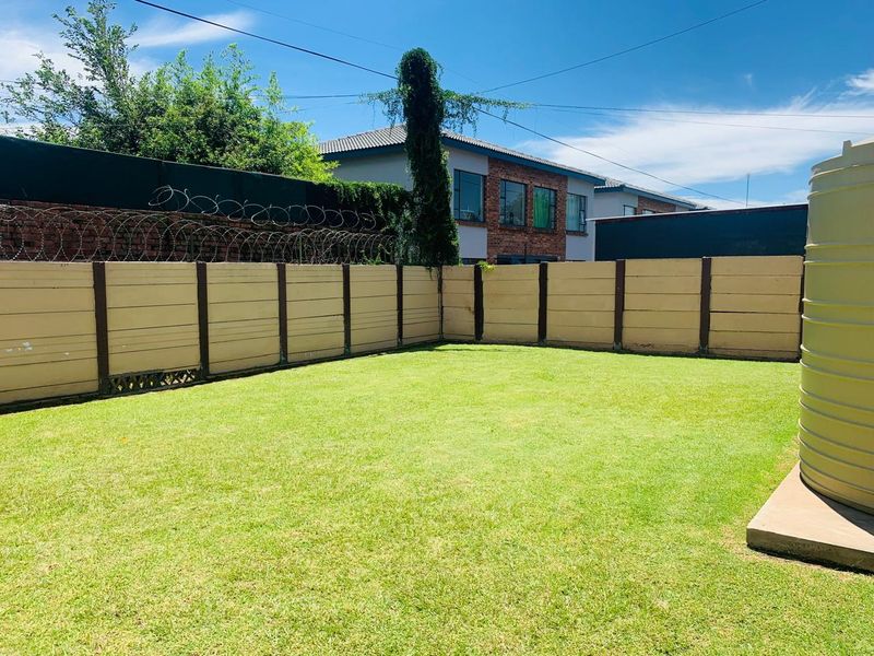 A Well Equipped Two Storey House In The Heart Of Middelburg! - Photo 5