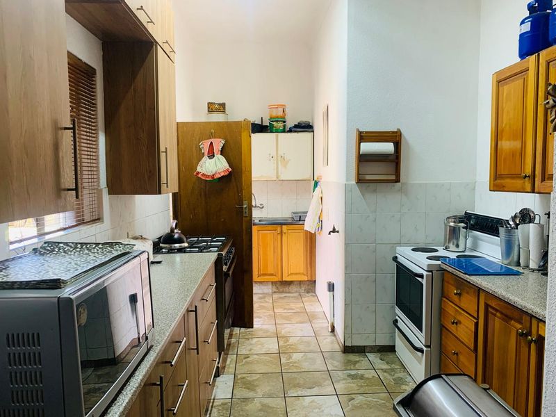 A Well Equipped Two Storey House In The Heart Of Middelburg! - Photo 10