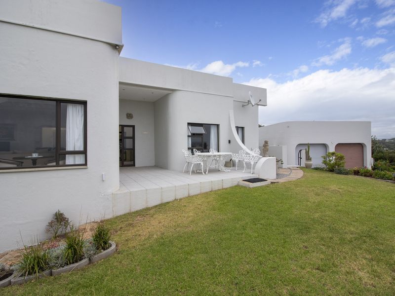 Five Bedroom Home and One Bedroom Flat with Spectacular Ocean Views. - Photo 7