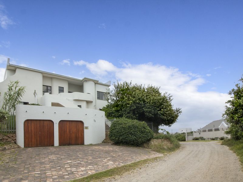 Five Bedroom Home and One Bedroom Flat with Spectacular Ocean Views. - Photo 4