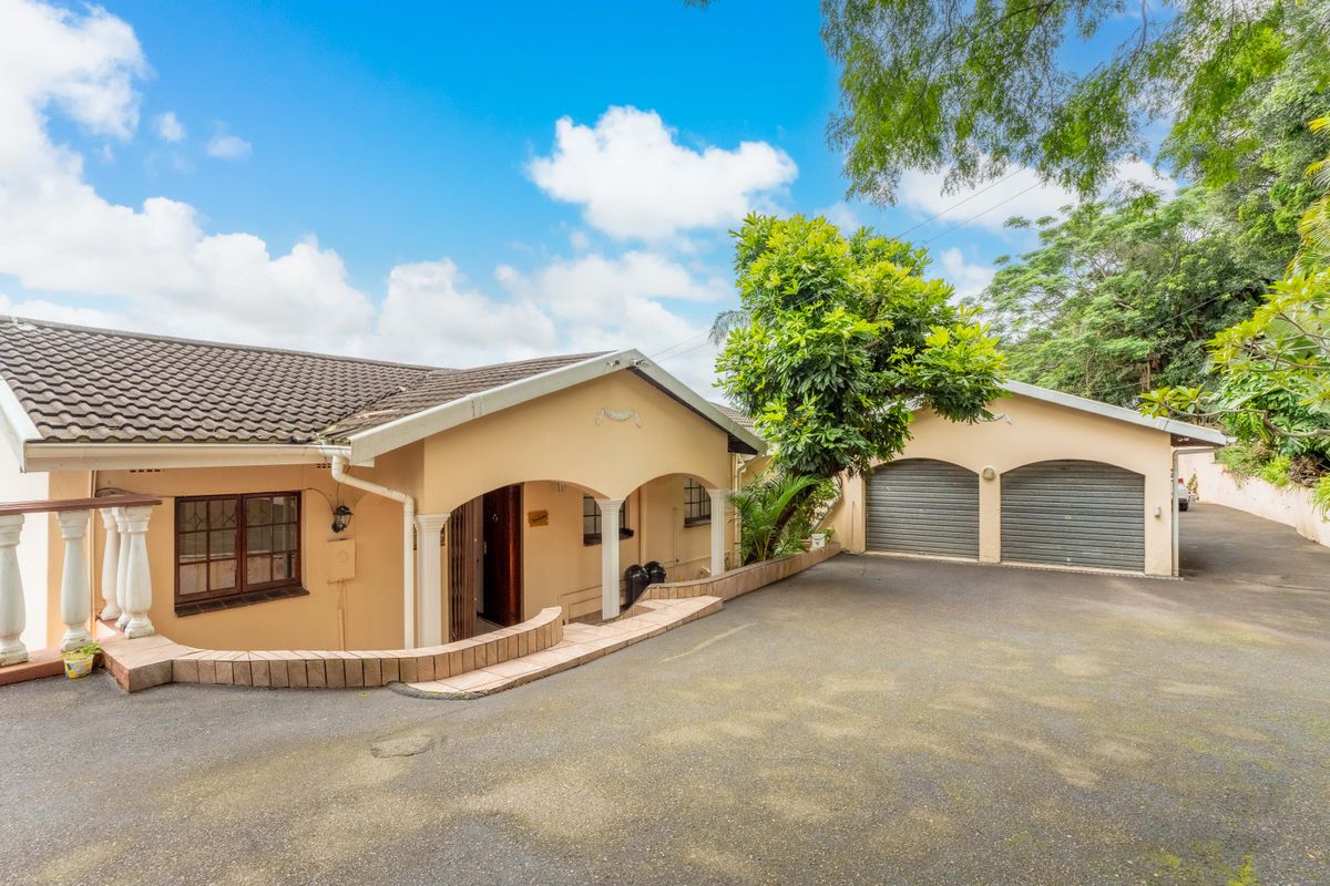 The epitome of modern living in this captivating family home! - Photo 2