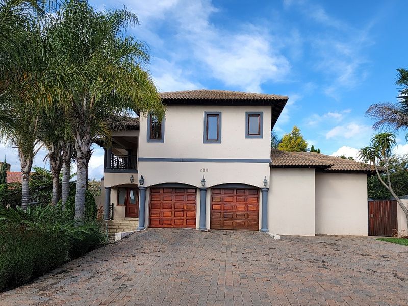 Stunning 4 x bedroom family home to RENT in Pebble Rock Golf Estate - Photo 2