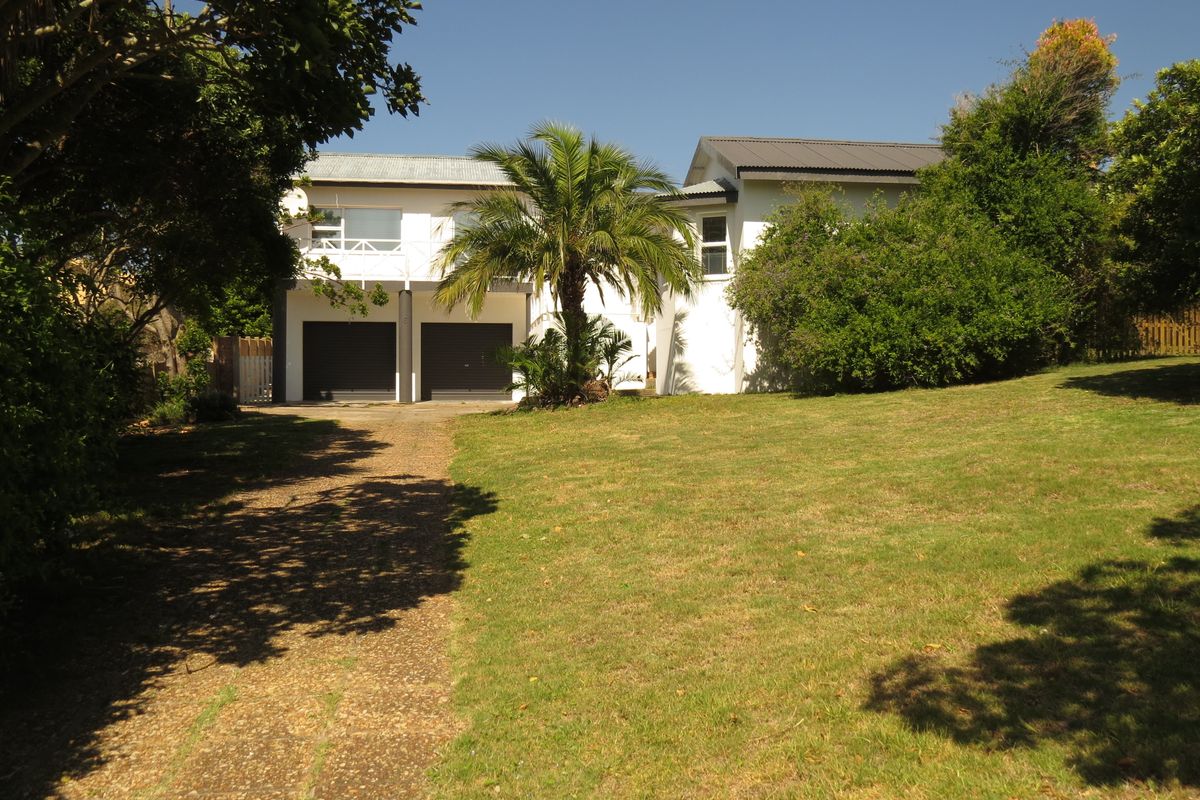 Spacious Coastal Living Home In Stilbaai - Photo 2