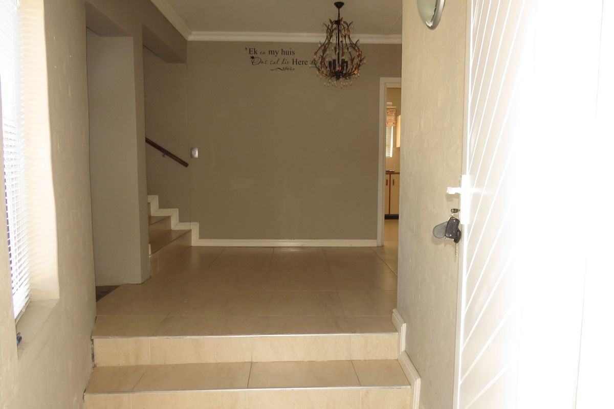 Spacious Coastal Living Home In Stilbaai - Photo 3