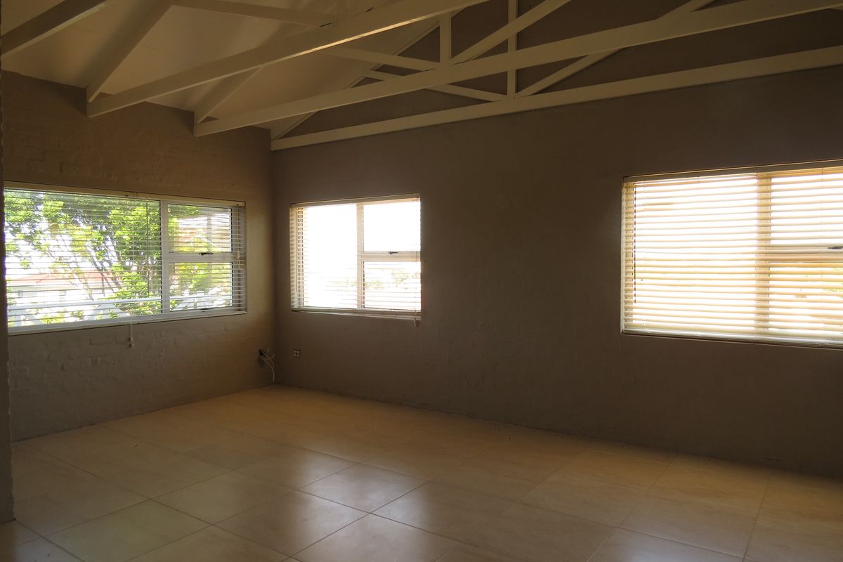 Spacious Coastal Living Home In Stilbaai - Photo 5