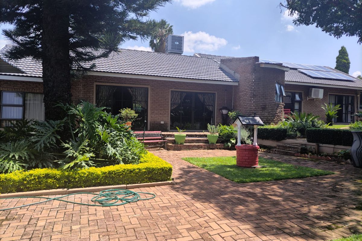 Exceptional Dual-Residence Property for Sale in popular area of Safari Tuine - Photo 3