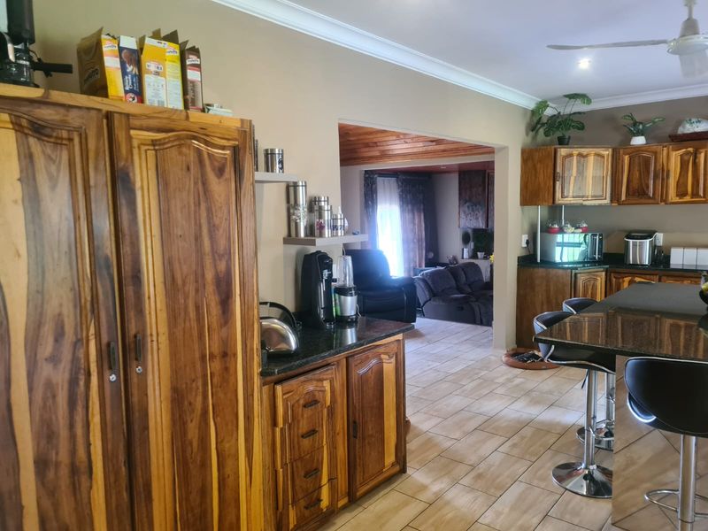 Exceptional Dual-Residence Property for Sale in popular area of Safari Tuine - Photo 7