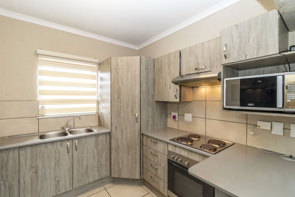 Move In ready 2 Bed 2 Bath Apartment for Sale ! - Photo 4