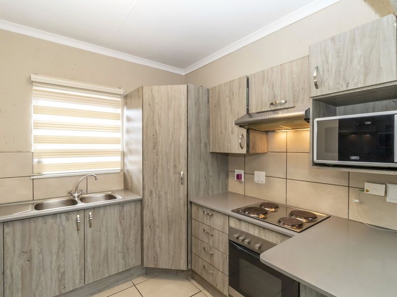 Move In ready 2 Bed 2 Bath Apartment for Sale ! - Photo 4