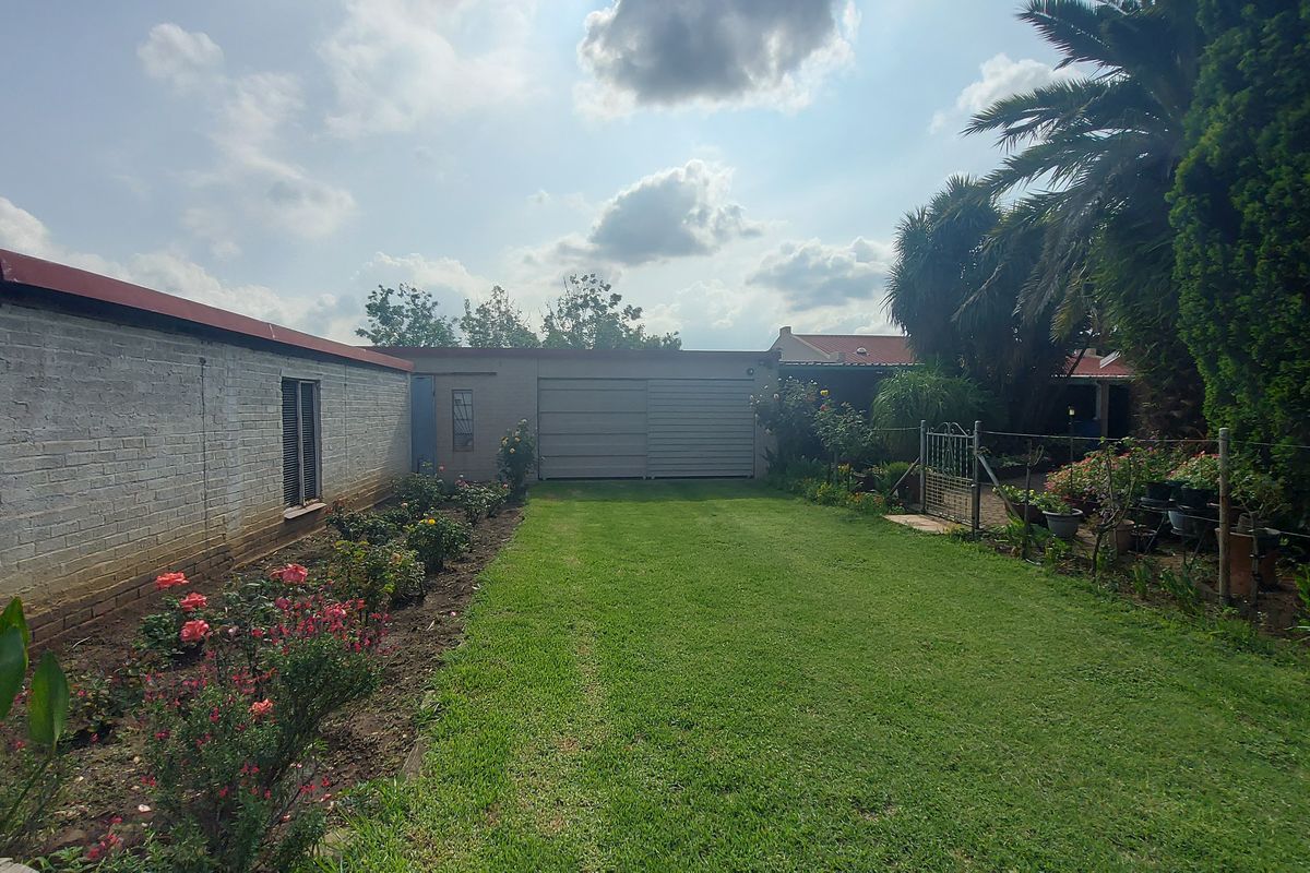 Beautiful 2.56 HA Small Holding for Sale - Photo 2