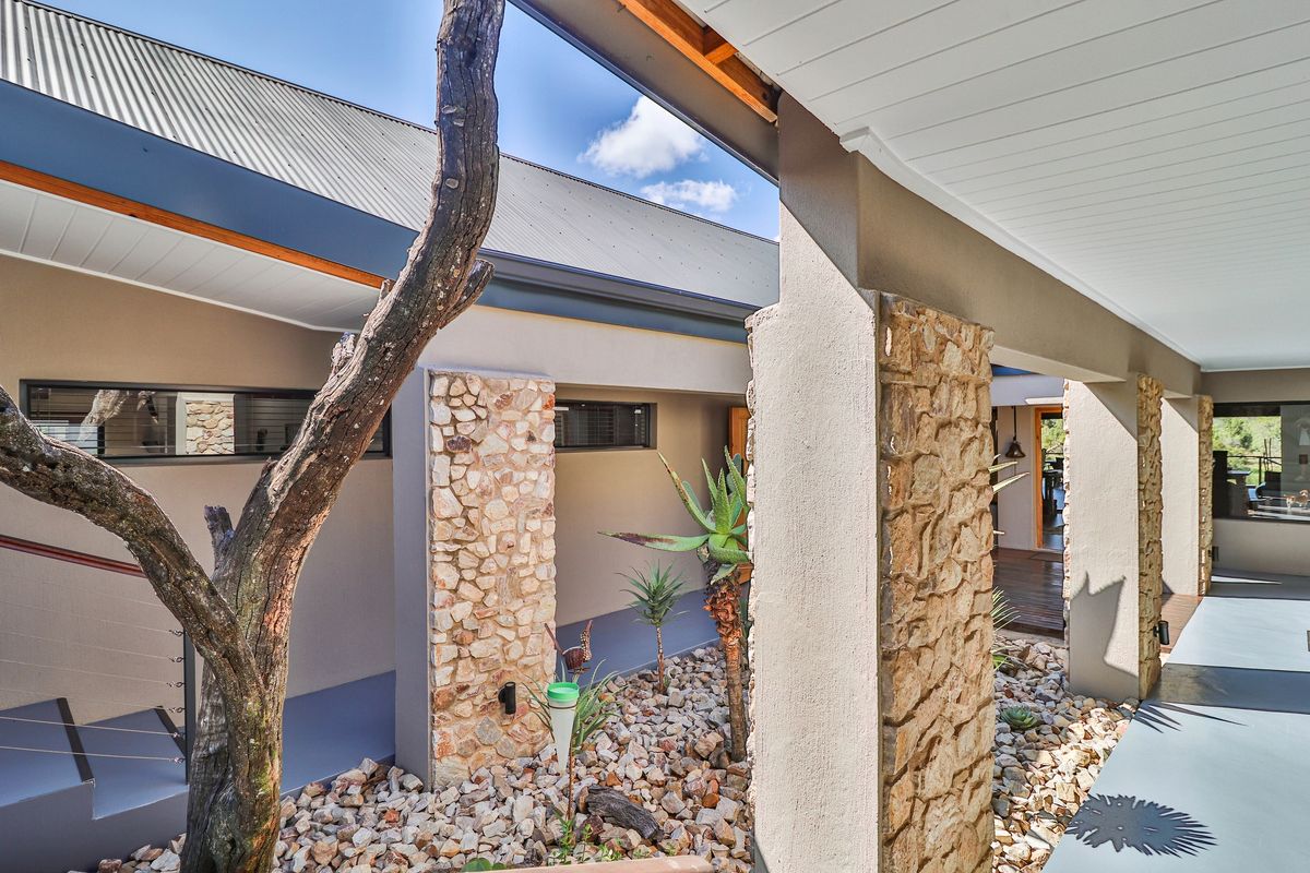 Well designed waterfront family home for sale - Photo 4