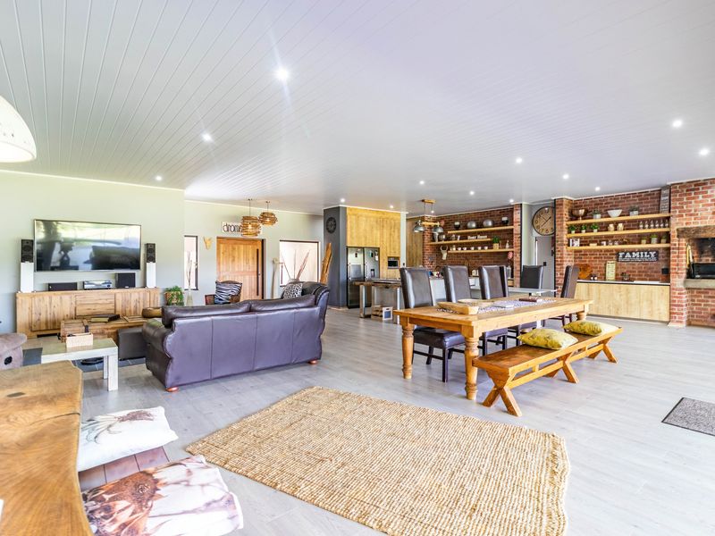 Well designed waterfront family home for sale - Photo 9
