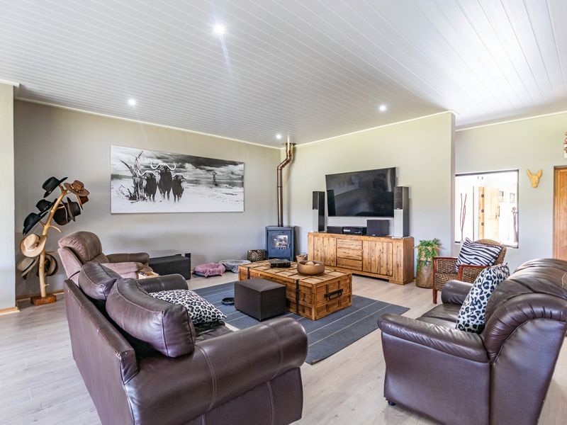 Well designed waterfront family home for sale - Photo 7